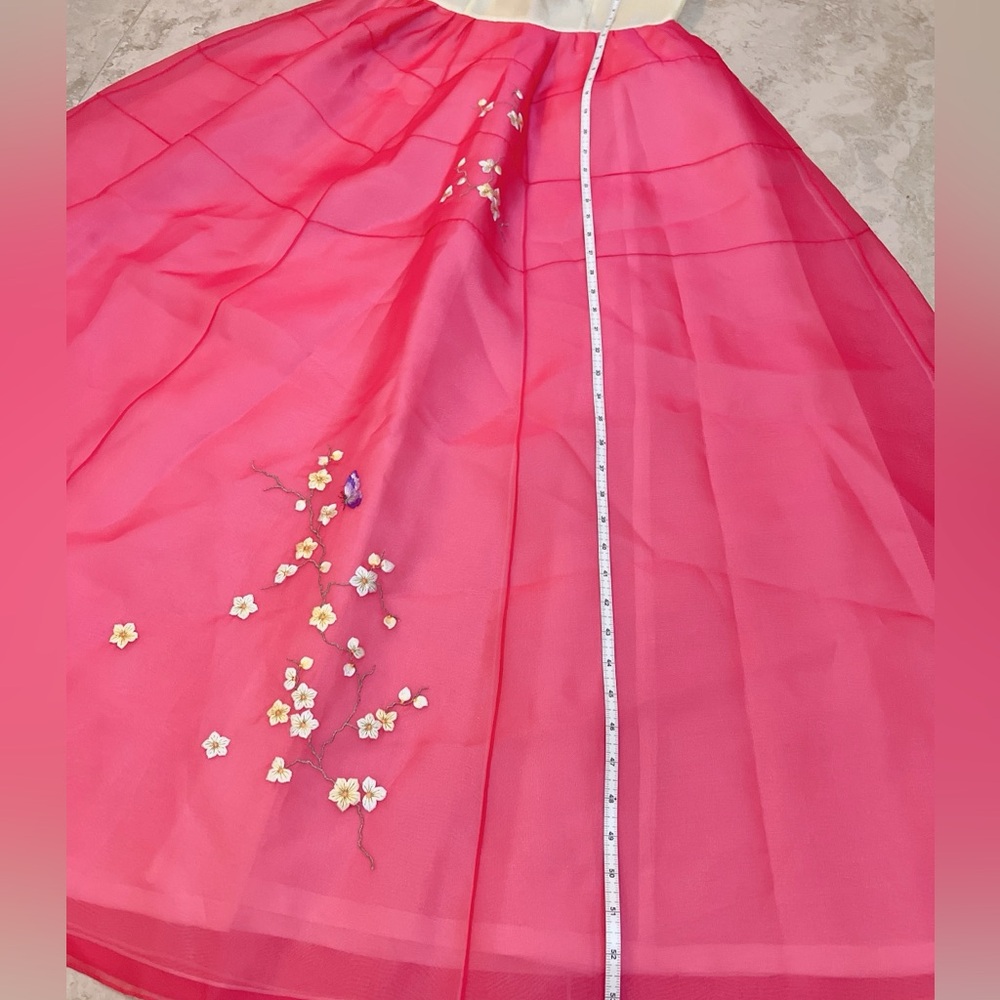 Korean Hanbok - Picture 3 of 8